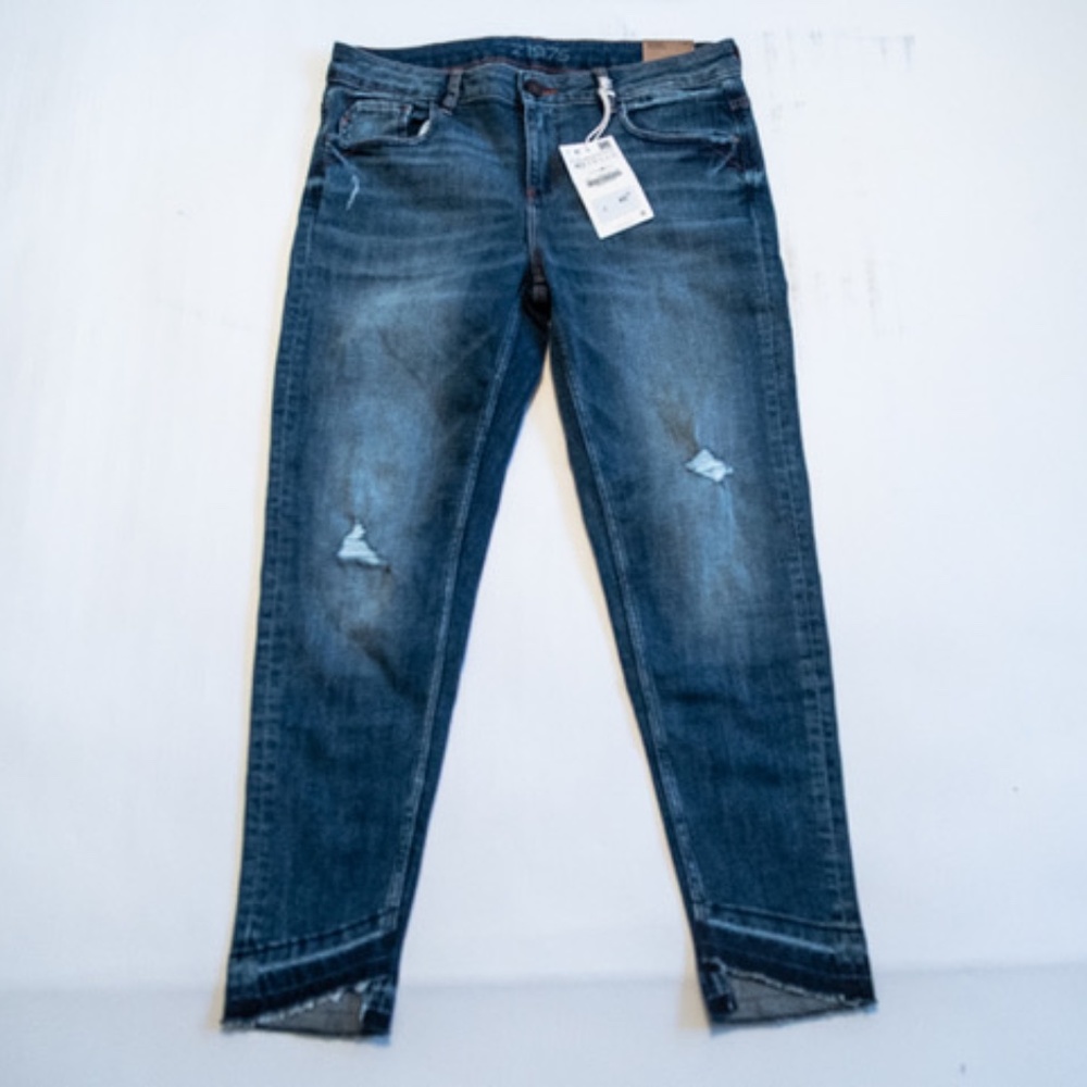 ZARA MID RISE CROPPED JEANS SIZE 40
